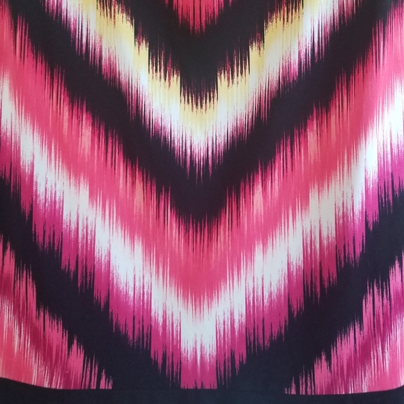 Hot Pink & Black Dress - Picture 2 of 6